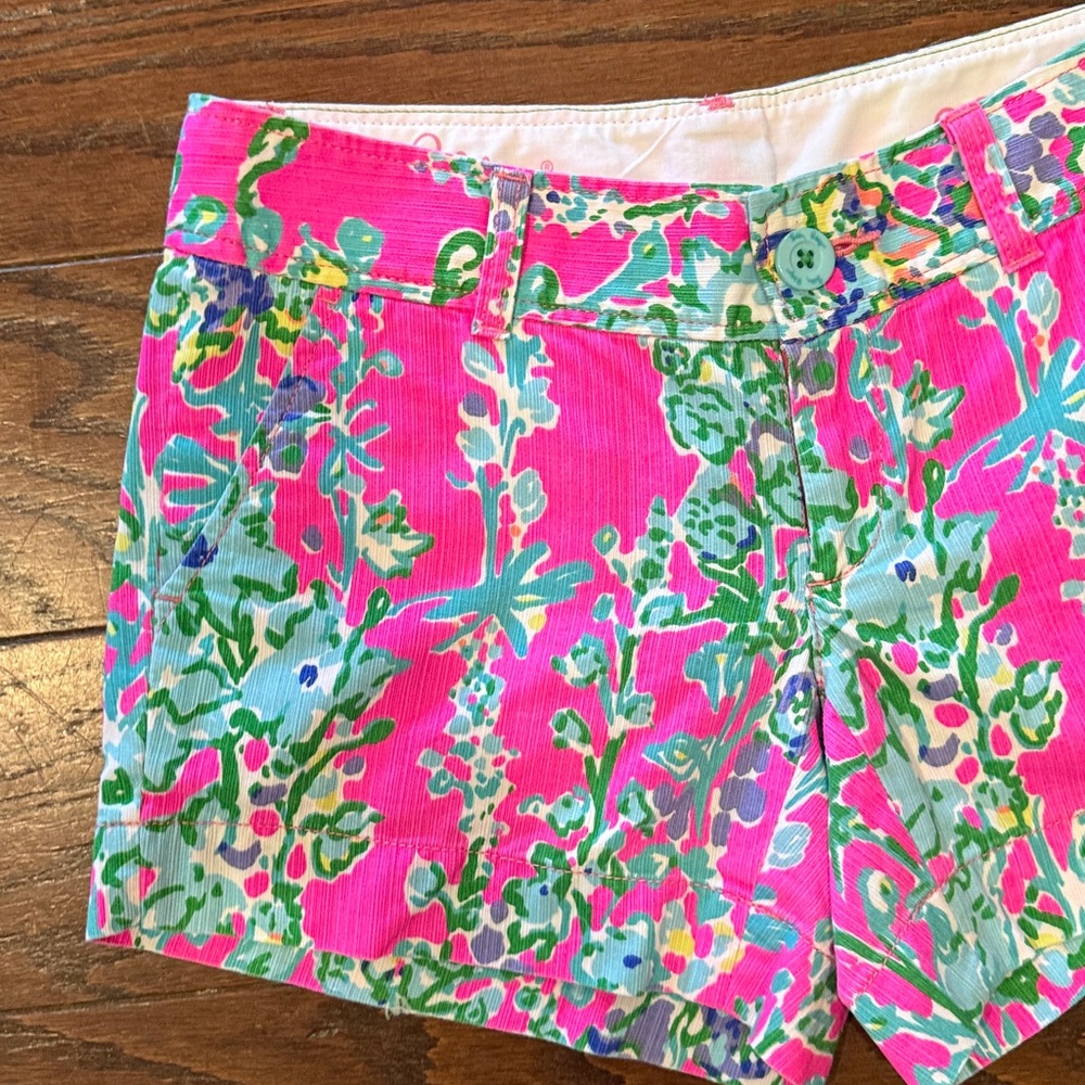 Lilly Pulitzer Callahan Southern Charm shorts, size 00 - Picture 3 of 7